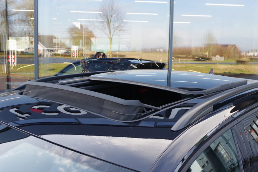 Volkswagen Tiguan 1.4 TSI 245 PK eHybrid R-Line BNS PHEV, Panoramadak, Trekhaak, IQ-Light, DCC, Adaptieve Cruise Control