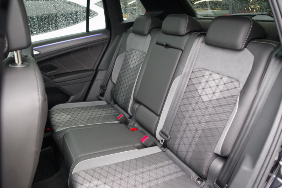 Volkswagen Tiguan 1.4 TSI 245 PK eHybrid R-Line BNS PHEV, Panoramadak, Trekhaak, IQ-Light, DCC, Adaptieve Cruise Control