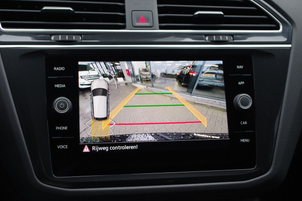 Volkswagen Tiguan 1.4 TSI 245 PK eHybrid R-Line BNS PHEV, Panoramadak, Trekhaak, IQ-Light, DCC, Adaptieve Cruise Control