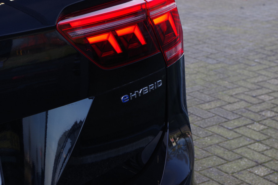 Volkswagen Tiguan 1.4 TSI 245 PK eHybrid R-Line BNS PHEV, Panoramadak, Trekhaak, IQ-Light, DCC, Adaptieve Cruise Control