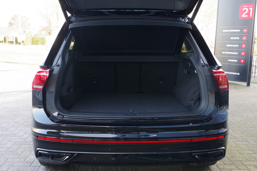 Volkswagen Tiguan 1.4 TSI 245 PK eHybrid R-Line BNS PHEV, Panoramadak, Trekhaak, IQ-Light, DCC, Adaptieve Cruise Control