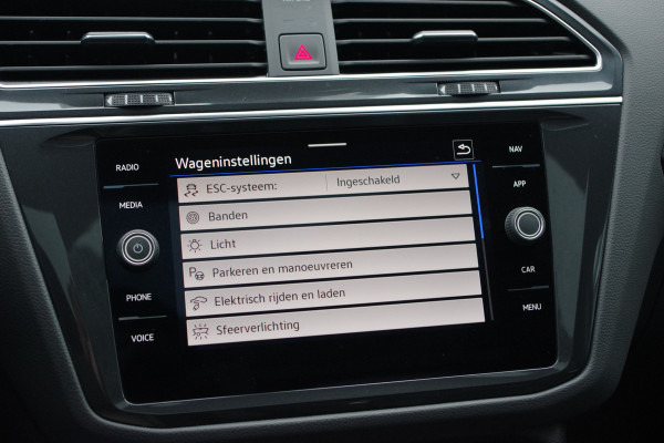 Volkswagen Tiguan 1.4 TSI 245 PK eHybrid R-Line BNS PHEV, Panoramadak, Trekhaak, IQ-Light, DCC, Adaptieve Cruise Control