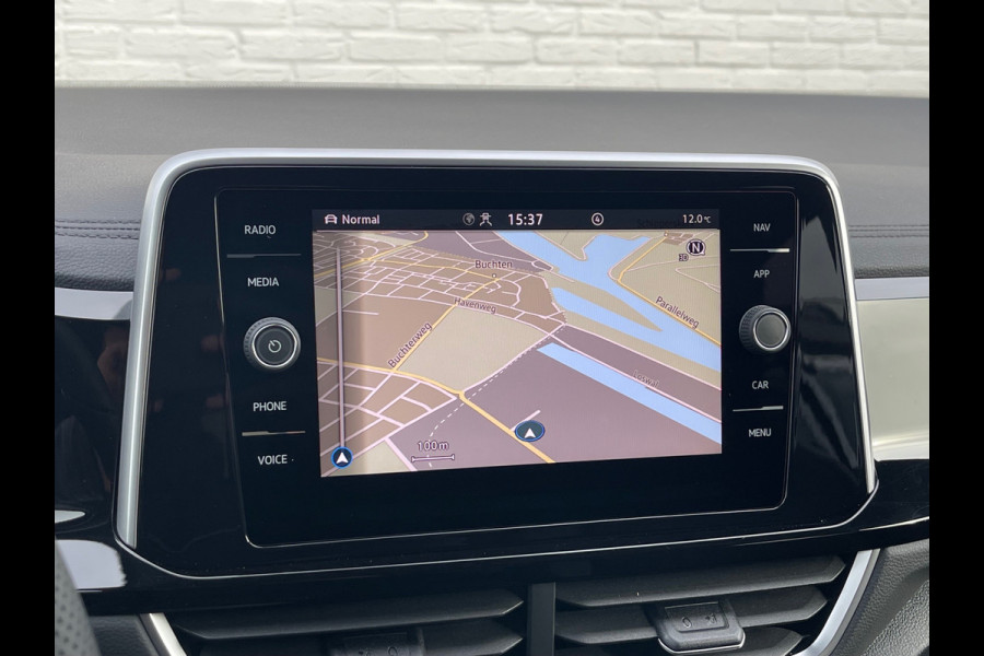 Volkswagen T-Roc 1.5 TSI R-Line | CarPlay | Camera | ACC | IQ Light | Dodehoek | 18 inch