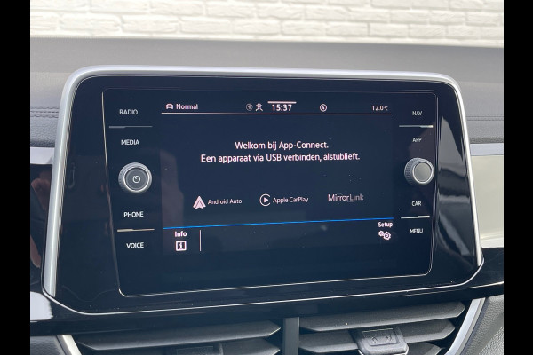 Volkswagen T-Roc 1.5 TSI R-Line | CarPlay | Camera | ACC | IQ Light | Dodehoek | 18 inch