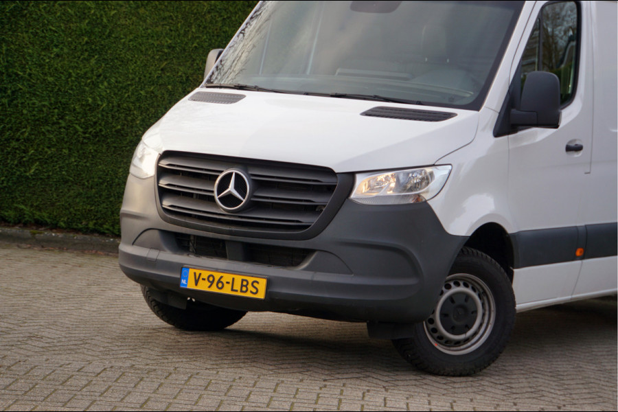 Mercedes-Benz Sprinter Sprinter 317 1.9 CDI L2H2 RWD BPM vrij | 2800 kg Trekhaak | Camera Stoelverwarming