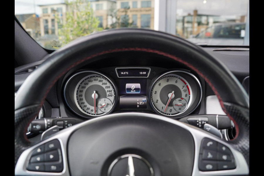 Mercedes-Benz GLA 200 AMG Line / Pano / CarPlay / Stoelverwarming / Sensoren / Elek. Klep / Trekhaak / Dodehoek