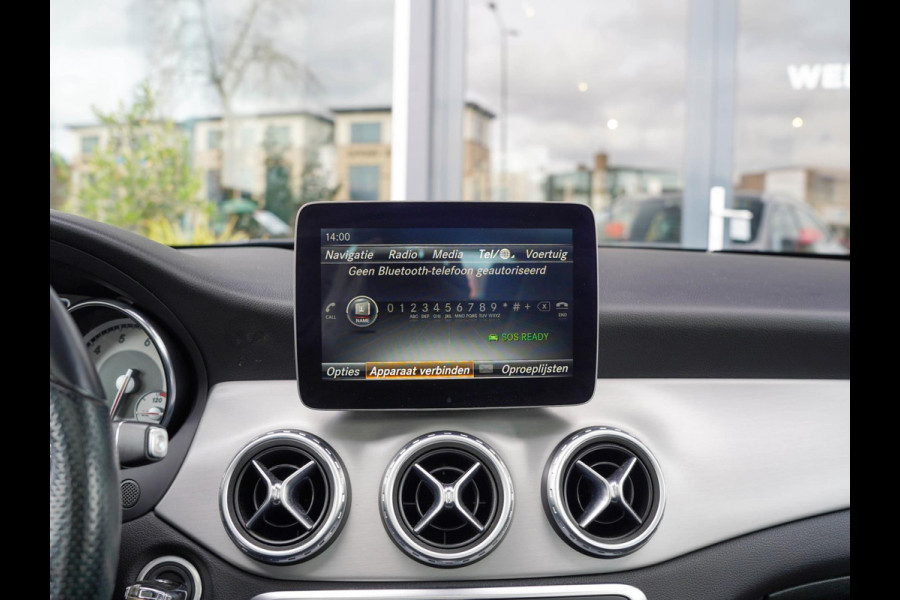 Mercedes-Benz GLA 200 AMG Line / Pano / CarPlay / Stoelverwarming / Sensoren / Elek. Klep / Trekhaak / Dodehoek