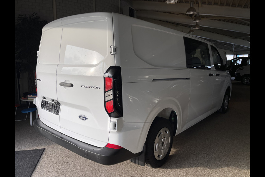 Ford Transit Custom 340 2.0 TDCI L2H1 Trend DC / NIEUW / BPM vrij / 5 persoons / direct leverbaar ! / lease vanaf € 715