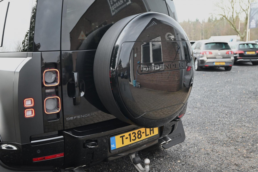 Land Rover Defender 110 5.0 P525 110 V8 URBAN ACC Trekhaak Pano HUD 360 Cam Meridian 22''