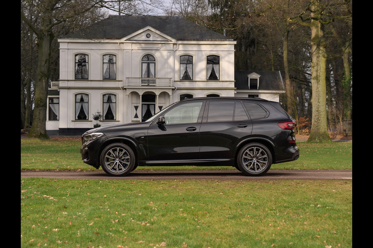 BMW X5 xDrive45e High Executive | M-pakket | Panoramadak | Adapt. cruise | Luchtvering | Memory seats