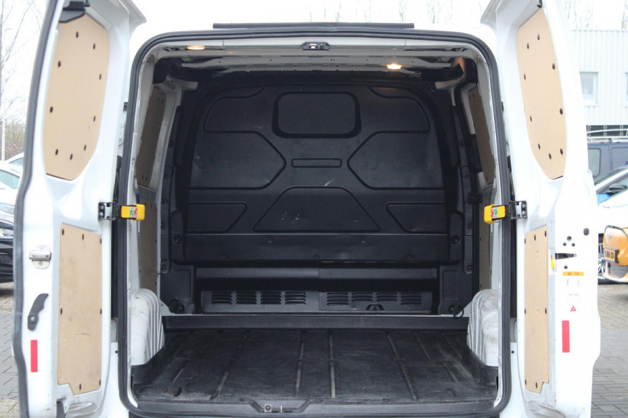 Ford Transit Custom 300 2.0 TDCI L1H1 Trend 130pk | Zuid | Adaptieve Cruise | Sync 3 Navigatie | Voorruit verwarming
