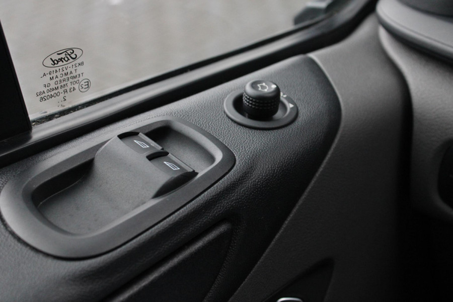 Ford Transit Custom 300 2.0 TDCI L1H1 Trend 130pk | Zuid | Adaptieve Cruise | Sync 3 Navigatie | Voorruit verwarming