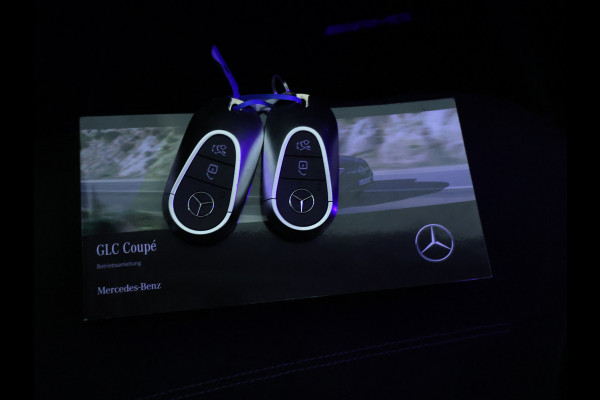 Mercedes-Benz GLC Coupé 300 e 4MATIC AMG Plug-In Hybride | AMG Styling | 20 Inch AMG Velgen | Stuur en Stoelverwarming | Burmester® 3D-Surround sound system | Rijassistentiepakket plus | Inclusief 24 maanden MB Certified garantie voor Europa.