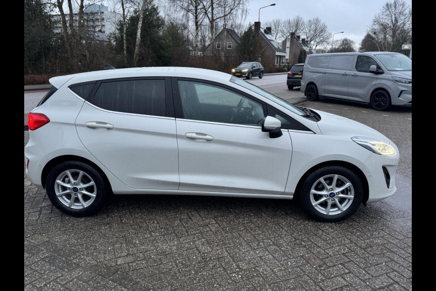 Ford Fiesta 1.0 EcoBoost Titanium 100pk Achteruitrijcamera | Adaptieve Cruise | Navigatie | Matrix LED Koplampen | Winterpack