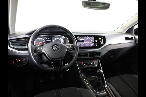 Volkswagen Polo 1.0 TSI Highline 95pk 5bak| Navi| 16'LM-velgen| extra getint glas| Camera