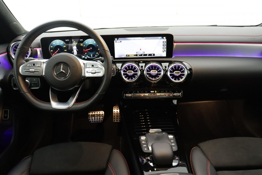 Mercedes-Benz CLA-Klasse 200 Business Solution AMG !!!AANBIEDING!!! (NL-auto, Pano, Sfeerverlichting, Navi, Camera, StoelV, Etc)