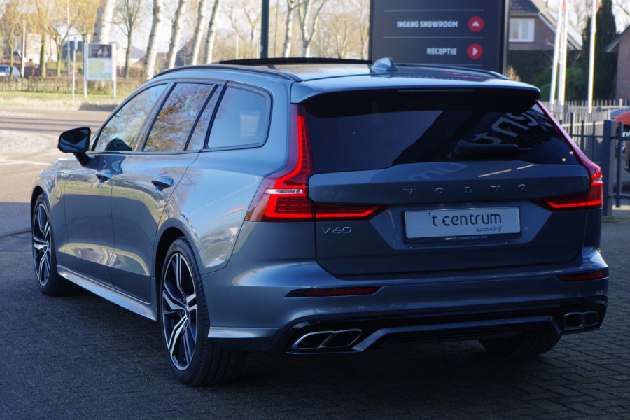 Volvo V60 2.0 T8 Twin Engine 390 PK AWD R-Design PHEV, Panoramadak, Elek. Trekhaak, H/K Sound, 360 Camera, Adap. Cruise Control