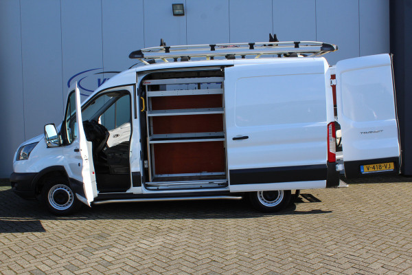 Ford Transit 290 2.0-105pk TDCI L2H2 Ambiente. Totaal 6 stuks, rest wordt nog gepubliceerd. Compleet ingerichte Ford Transit ! Slechts 75.000km ! Camera, pdc v+a, airco, ladder achterd., opstaptrede met trekhaak, imperiaal met ladder, omvormer naar 220V etc etc.