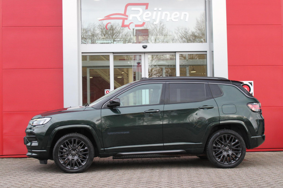 Jeep Compass 4xe 240PK Plug-in Hybrid S | PANORAMISCH SCHUIF/KANTELDAK | ALPINE AUDIO SYSTEM | ELEKTRISCH VERSTELBARE VOORSTOELEN | 360° CAMERA | KEYLESS ENTRY/START | LEDEREN BEKLEDING | DRAADLOZE APPLE CARPLAY/ANDROID AUTO | NAVIGATIE | DODEHOEK DETECTIE | DRAADLOZE TELEFOONLADER | STOEL/STUUR VERWARMING | 19" LICHTMETALEN VELGEN |