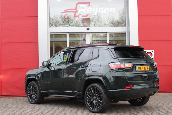 Jeep Compass 4xe 240PK Plug-in Hybrid S | PANORAMISCH SCHUIF/KANTELDAK | ALPINE AUDIO SYSTEM | ELEKTRISCH VERSTELBARE VOORSTOELEN | 360° CAMERA | KEYLESS ENTRY/START | LEDEREN BEKLEDING | DRAADLOZE APPLE CARPLAY/ANDROID AUTO | NAVIGATIE | DODEHOEK DETECTIE | DRAADLOZE TELEFOONLADER | STOEL/STUUR VERWARMING | 19" LICHTMETALEN VELGEN |