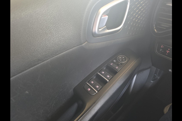 Kia e-Soul ExecutiveLine 64 kWh | Leder | Navigatie | Head-Up Display | Stoelverwarming & Koeling |