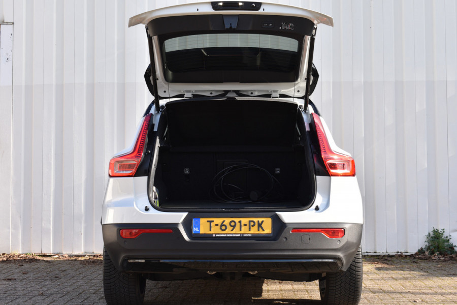 Volvo XC40 Recharge Plus | Trekhaak | Camera achter | Sensoren voor&achter | Blis |