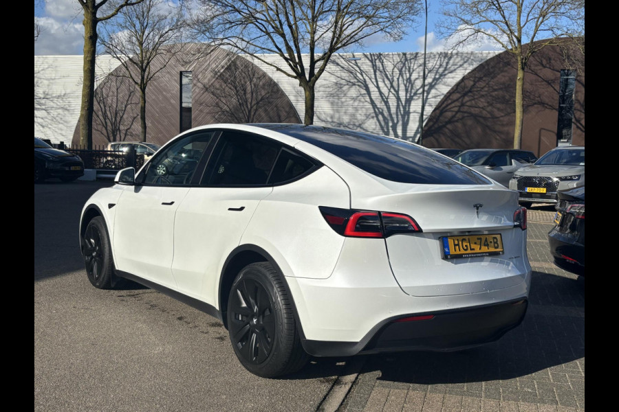 Tesla Model Y LONG RANGE VOLLEDIGE TESLA GARANTIE T/M 11-2026 OF 80.000KM | ACCU EN AANDRIJFLIJN T/M 2030 OF 160.000KM