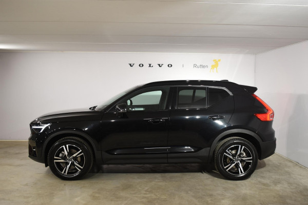 Volvo XC40 B4 211PK Automaat Plus Dark / Climate pack / Donker getint glas / Adaptieve cruise control / DAB+ / El. Achterklep