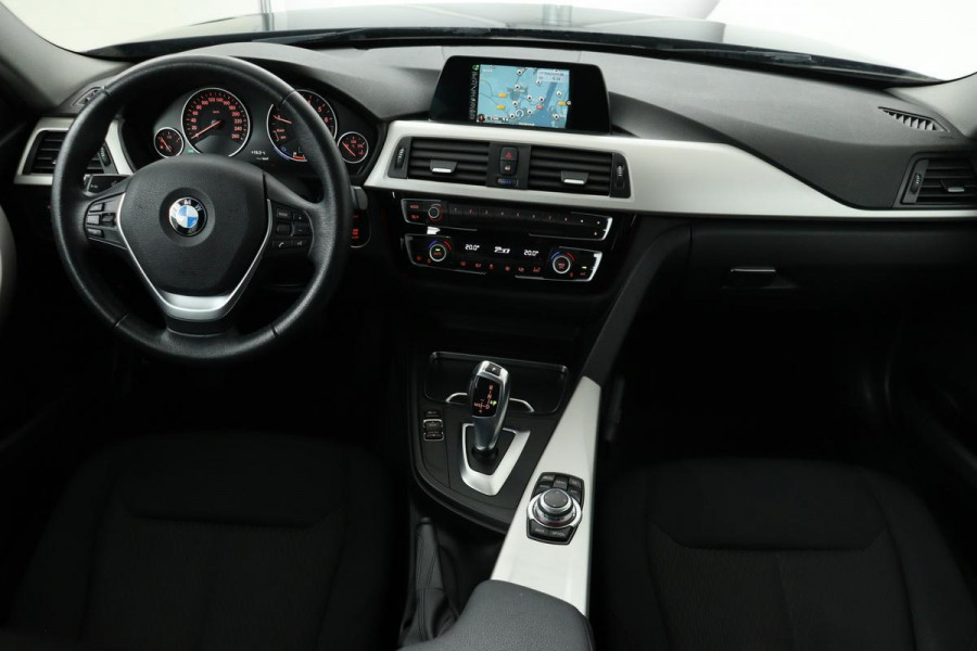 BMW 3 Serie 318i Executive | Trekhaak | Full LED | Navigatie | PDC | Climate control | Bluetooth | Cruise control