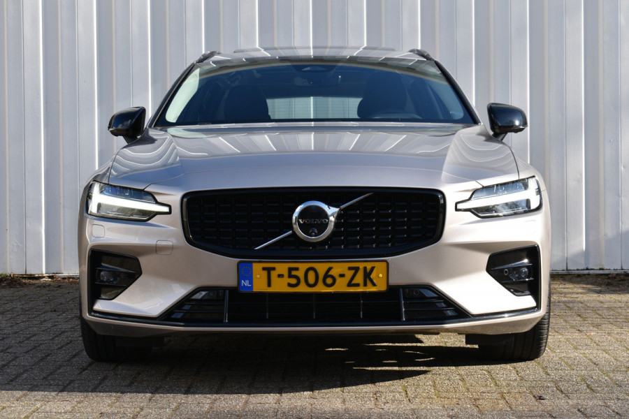 Volvo V60 B3 Plus Dark | Full-LED koplampen | Harman Kardon audio | 360 Camera |