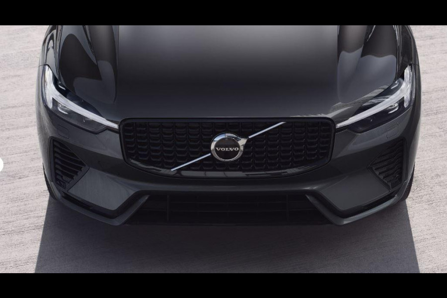 Volvo XC60 T6 350PK Plug-in hybrid AWD Plus Dark / Navigatie / Leder / 360 Camera / Panorama dak / Harman Kardon / Luchtvering / 21'' LM Velgen /