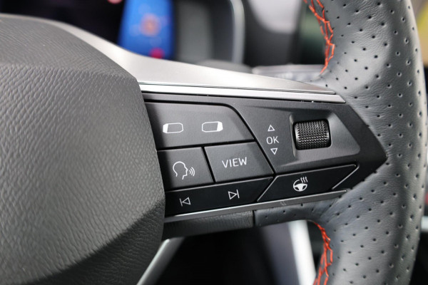 Seat Leon 1.5 eTSI FR LED/SFEER/VIRTUAL/PANO/S.VERWARMING/18' LMV/CAM/ACC/ECC/12 MND GARANTIE!