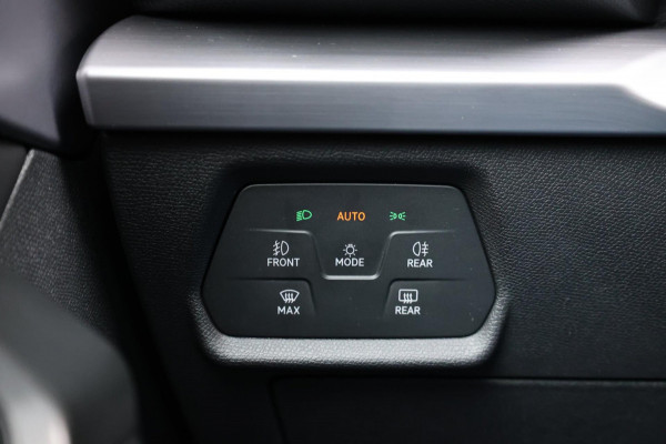 Seat Leon 1.5 eTSI FR LED/SFEER/VIRTUAL/PANO/S.VERWARMING/18' LMV/CAM/ACC/ECC/12 MND GARANTIE!