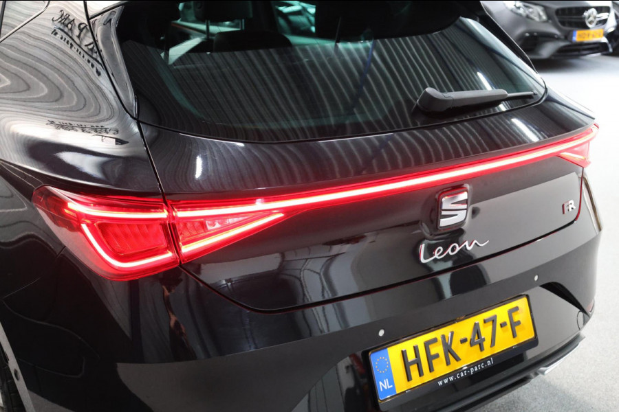 Seat Leon 1.5 eTSI FR LED/SFEER/VIRTUAL/PANO/S.VERWARMING/18' LMV/CAM/ACC/ECC/12 MND GARANTIE!