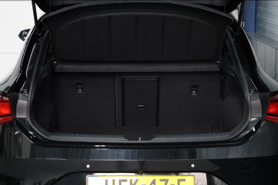 Seat Leon 1.5 eTSI FR LED/SFEER/VIRTUAL/PANO/S.VERWARMING/18' LMV/CAM/ACC/ECC/12 MND GARANTIE!