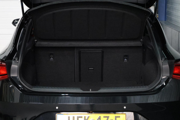 Seat Leon 1.5 eTSI FR LED/SFEER/VIRTUAL/PANO/S.VERWARMING/18' LMV/CAM/ACC/ECC/12 MND GARANTIE!
