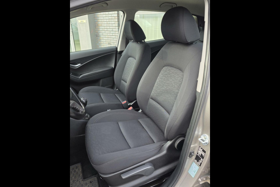 Hyundai ix20 1.6i Premium 6 bak|Stuurverw.|trekhaak|Navi|Clima