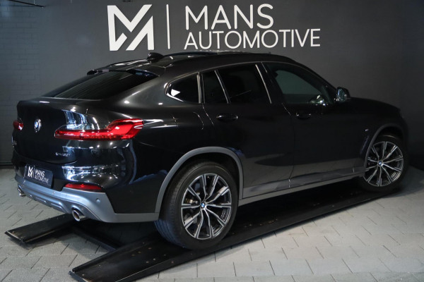 BMW X4 XDrive30i M Sport / PANODAK / KEYLESS / HUD / CAMERA / 20''