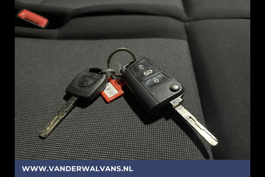 Volkswagen Crafter 2.0 TDI L3H2 L2H1 Euro6 Airco | Camera | Navigatie | Apple Carplay | Trekhaak Android Auto, Bijrijdersbank