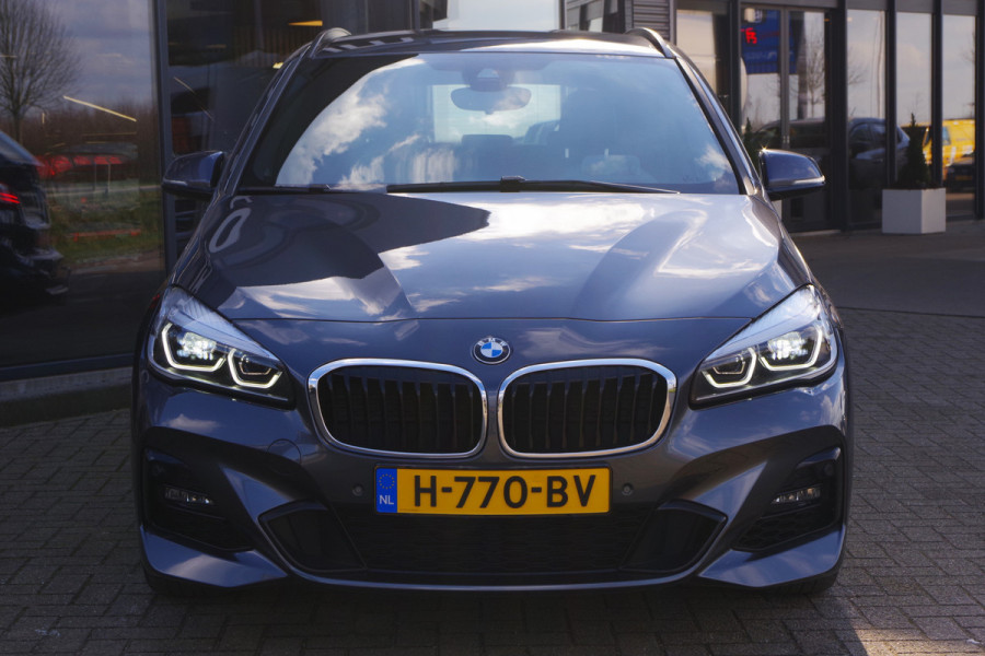 BMW 2 Serie Active Tourer 218i 141 PK Automaat M-Sport High Executive, Leder, Head-Up, Stoelverwarming