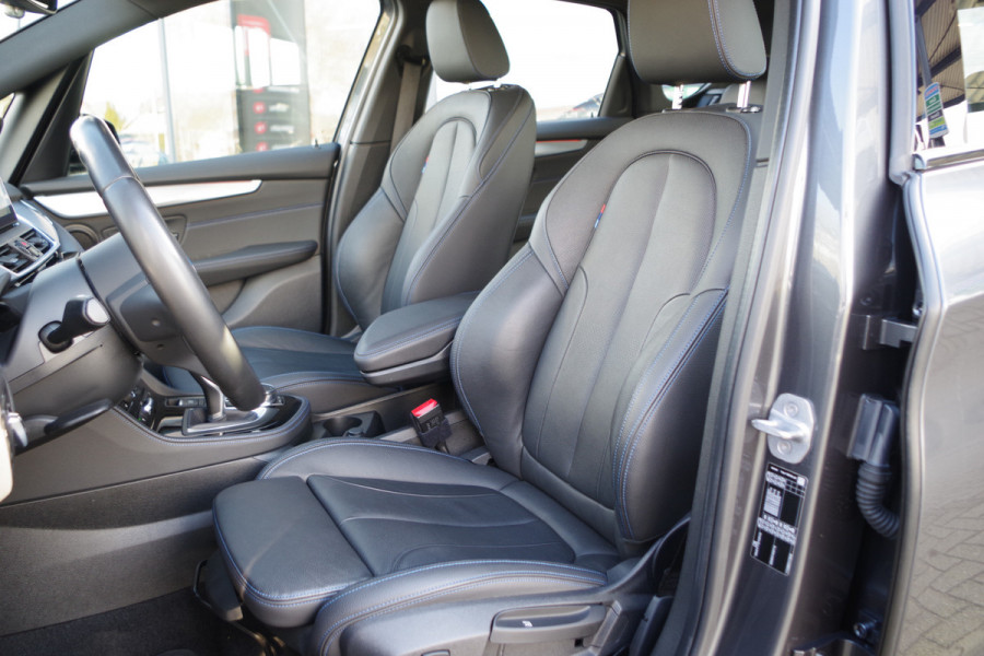 BMW 2 Serie Active Tourer 218i 141 PK Automaat M-Sport High Executive, Leder, Head-Up, Stoelverwarming