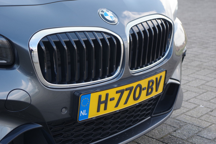 BMW 2 Serie Active Tourer 218i 141 PK Automaat M-Sport High Executive, Leder, Head-Up, Stoelverwarming