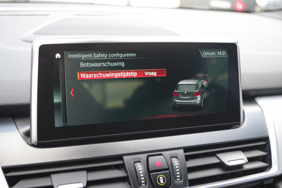 BMW 2 Serie Active Tourer 218i 141 PK Automaat M-Sport High Executive, Leder, Head-Up, Stoelverwarming