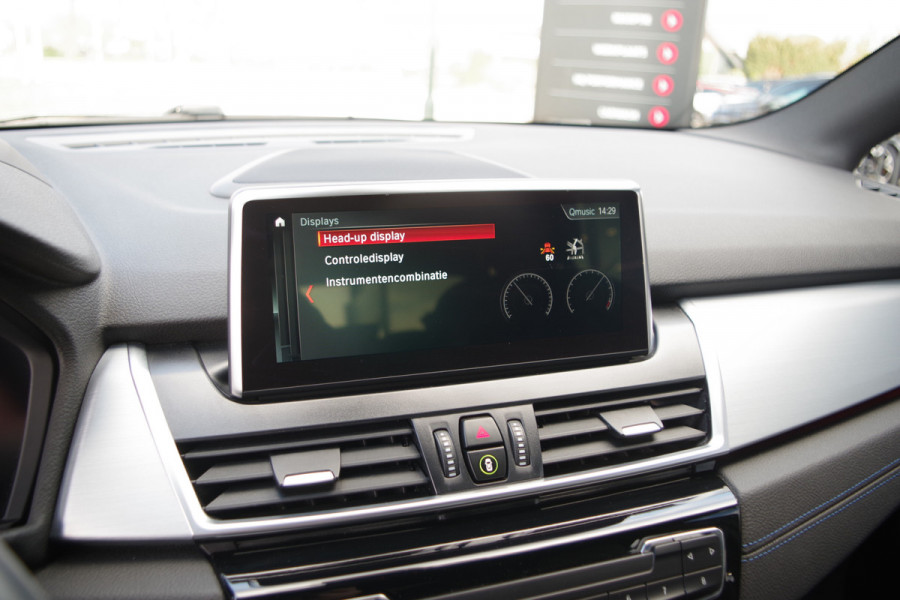 BMW 2 Serie Active Tourer 218i 141 PK Automaat M-Sport High Executive, Leder, Head-Up, Stoelverwarming