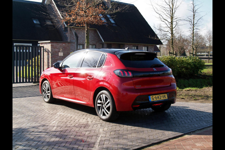 Peugeot 208 1.2 PureTech Blue Lease Allure | Apple Carplay | 100 PK | Two-Tone | Achteruitrijcamera | Navigatie |