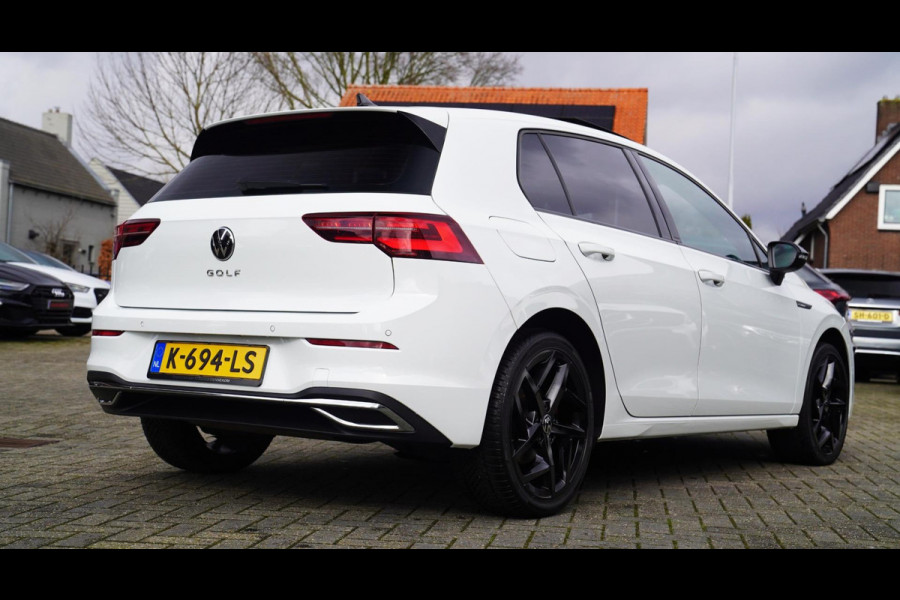 Volkswagen Golf 1.5 eTSI Style | Panorama | Massage | Sfeerverlichting | IQ Light | Adaptieve cruise | Stuurverwarming | Lane assi