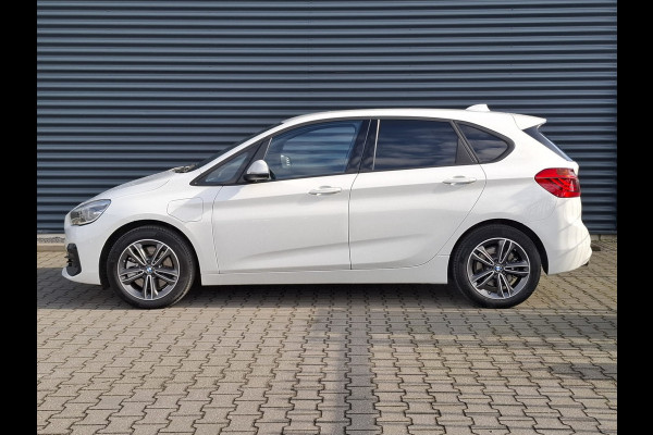 BMW 2 Serie Active Tourer 225xe iPerformance Plug in Hybrid Dealer O.H. PHEV | Sportstoelen Verwarmd | LED Koplampen | Navigatie | Parkeersensoren Voor & Achter | Cruise Control | Climate Control |