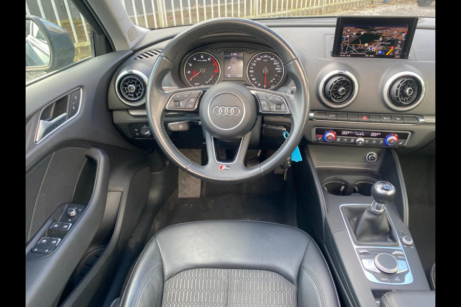 Audi A3 Sportback 1.0 TFSI Sport S Line Edition |Pano-Opendak|Electr-Trekhaak|Leder-Stof|Stoelverw|Xenon|Cruise|PDC|Clima