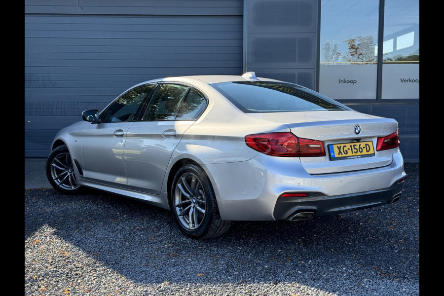 BMW 5 Serie 520i High Executive M-Pakket Alcantara,Navi,Camera,Cruise,Clima,2e Eigenaar,N.A.P,BTW Auto,184pk,Nieuwe Apk bij Aflevering