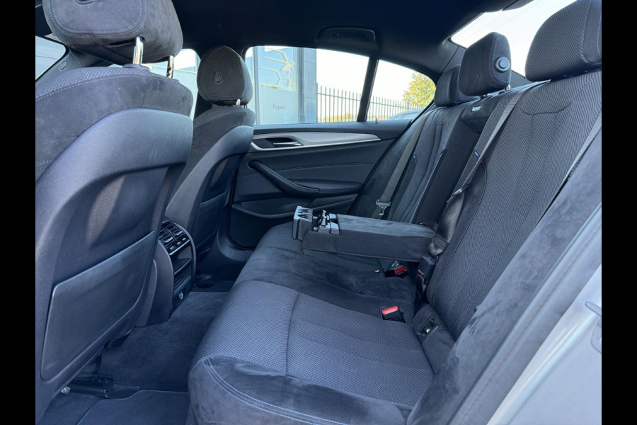 BMW 5 Serie 520i High Executive M-Pakket Alcantara,Navi,Camera,Cruise,Clima,2e Eigenaar,N.A.P,BTW Auto,184pk,Nieuwe Apk bij Aflevering